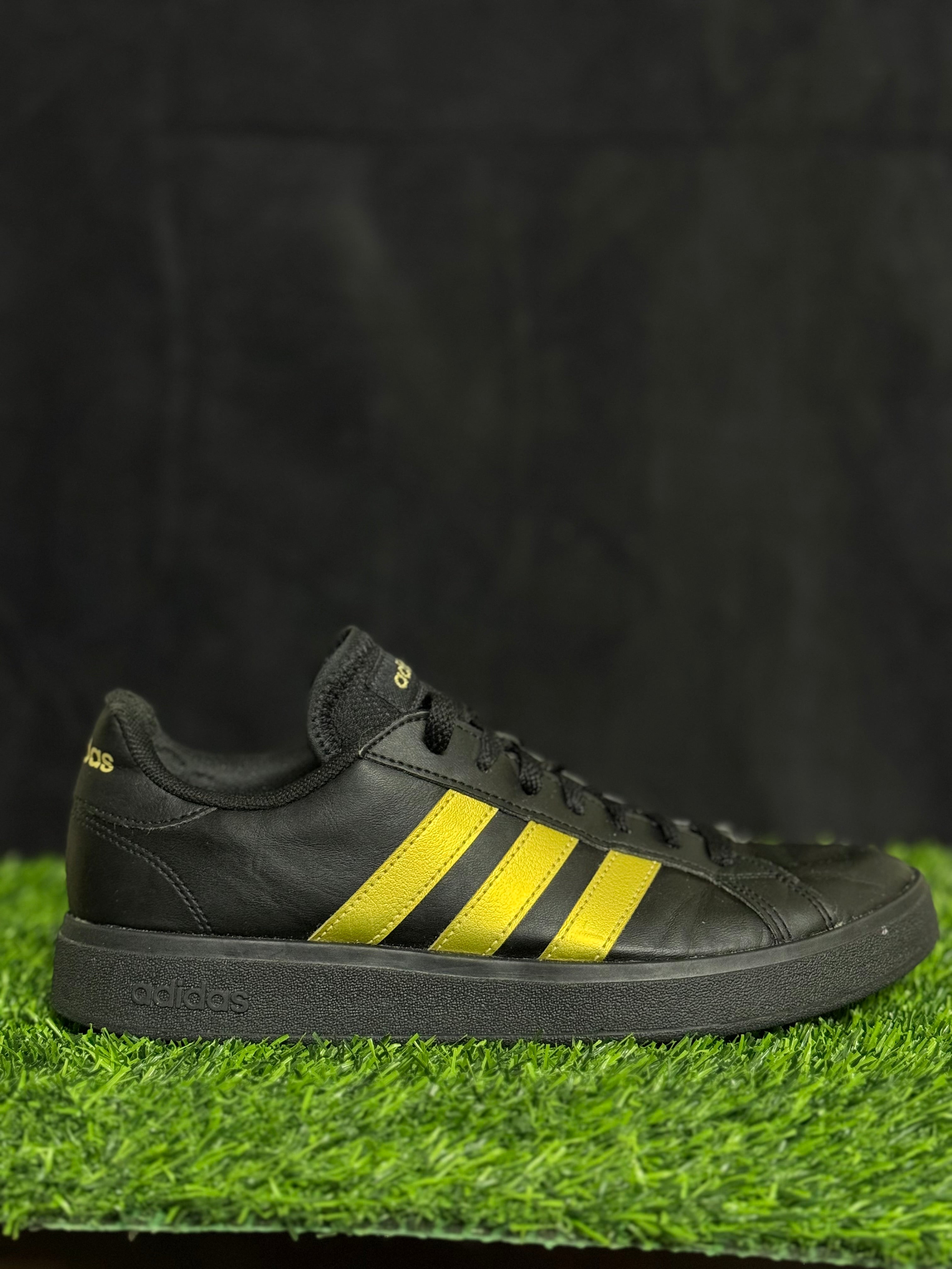 Adidas Grand Court 2.0 shoe